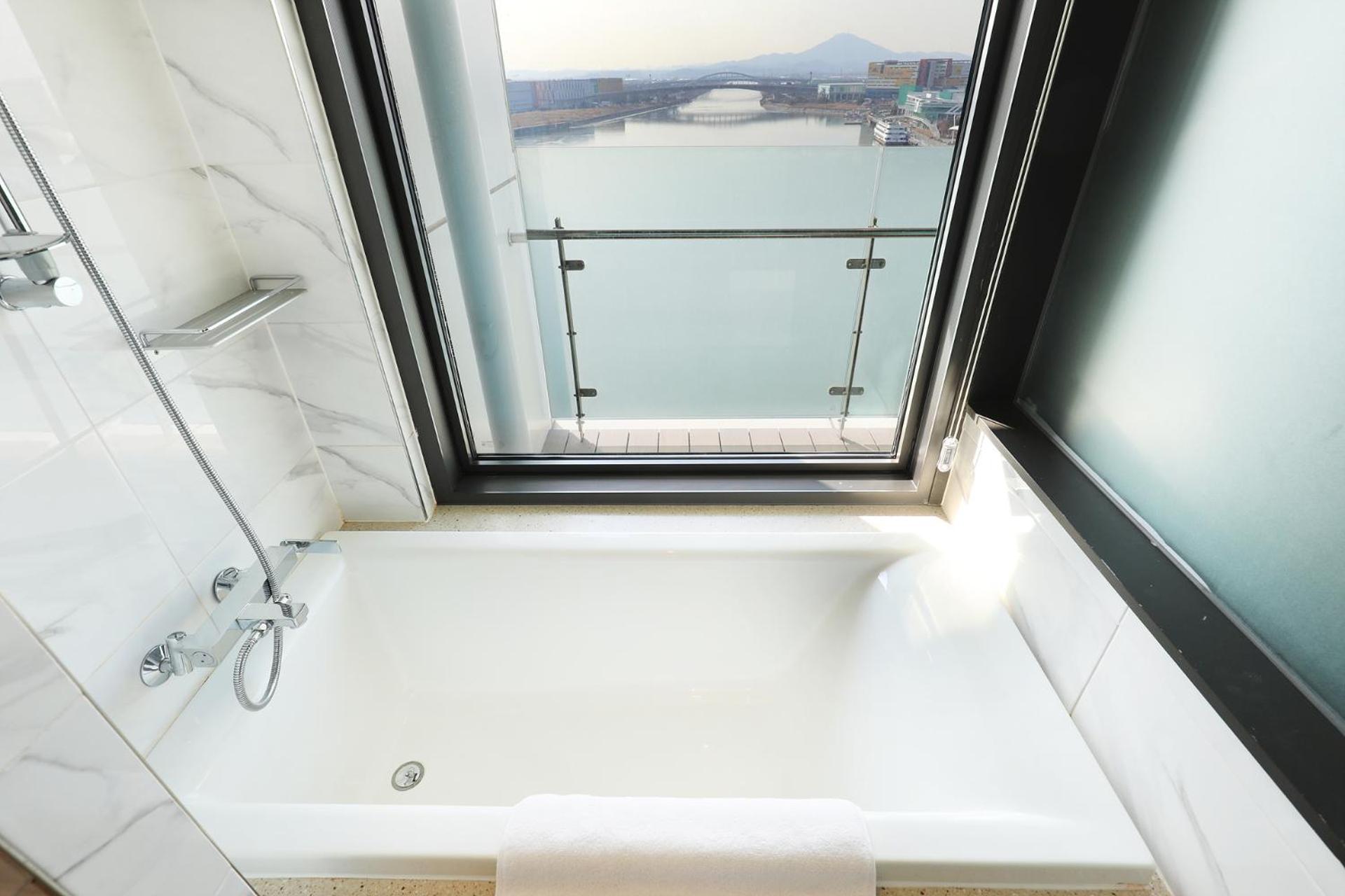 Marinabay Seoul Ara 4*