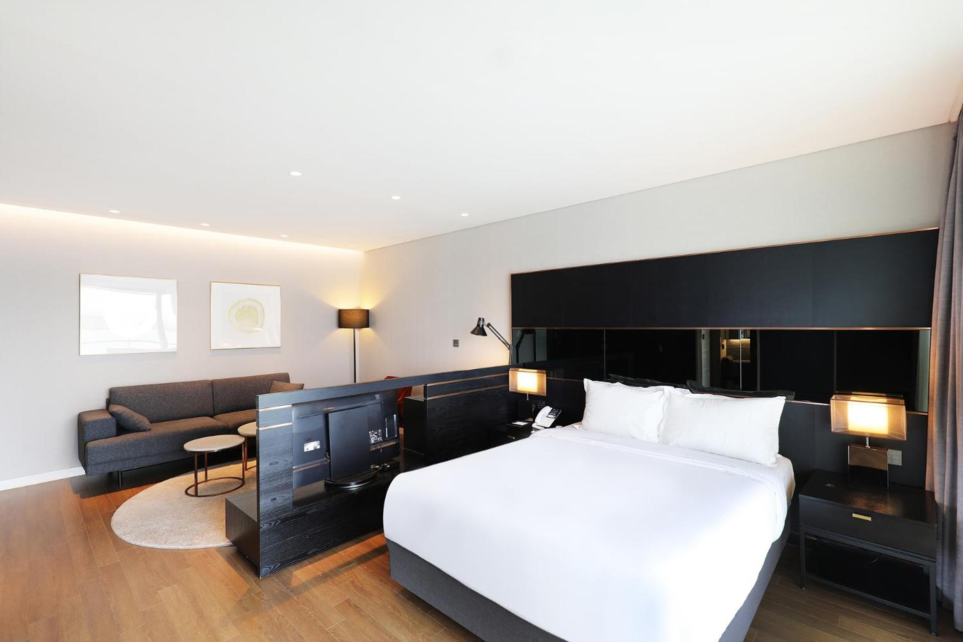 Marinabay Seoul Ara Hotel